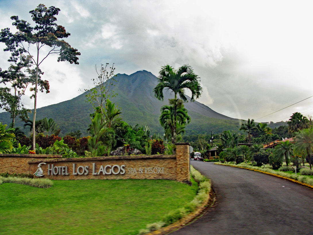 Hoteleinfahrt Los Lagos