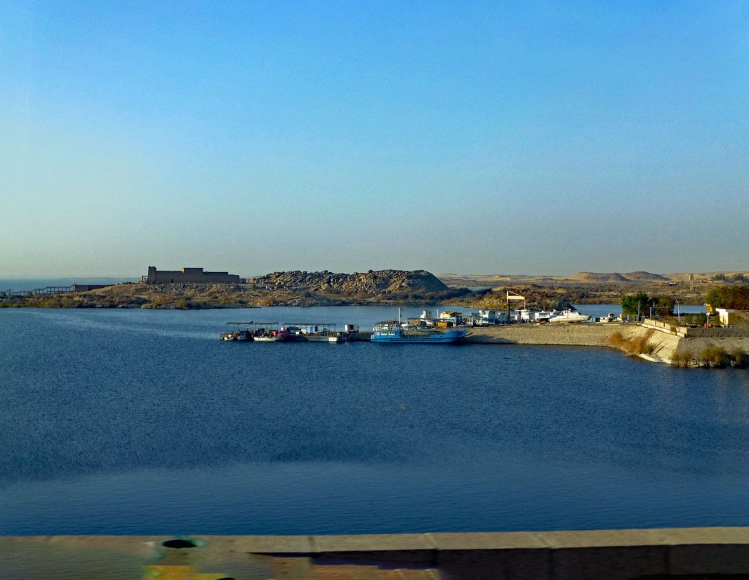 Blick vom Assuan Staudamm auf den Nil
