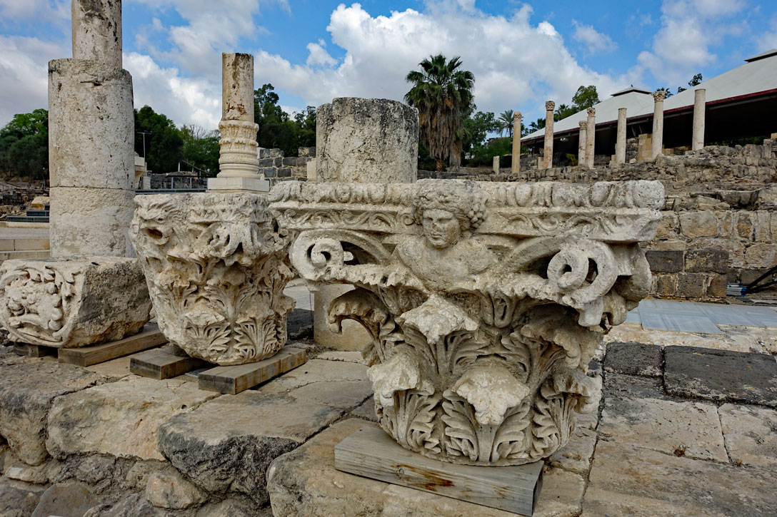 Kapitell mit Dionysos-Kopf in Bet She´an