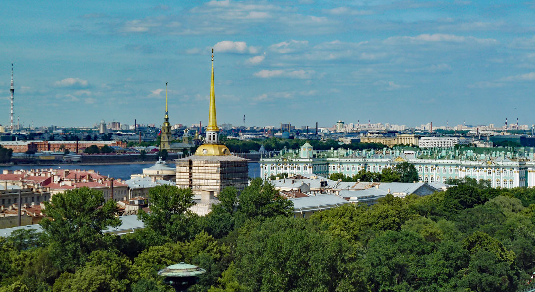 Blick von den Kolonnaden der Isaak Kathedrale auf St.Petersburg