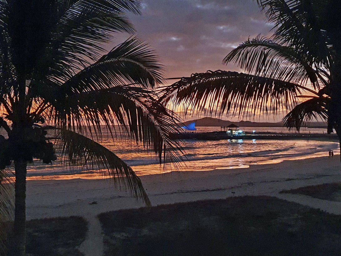 Blick auf den Strand am Abend