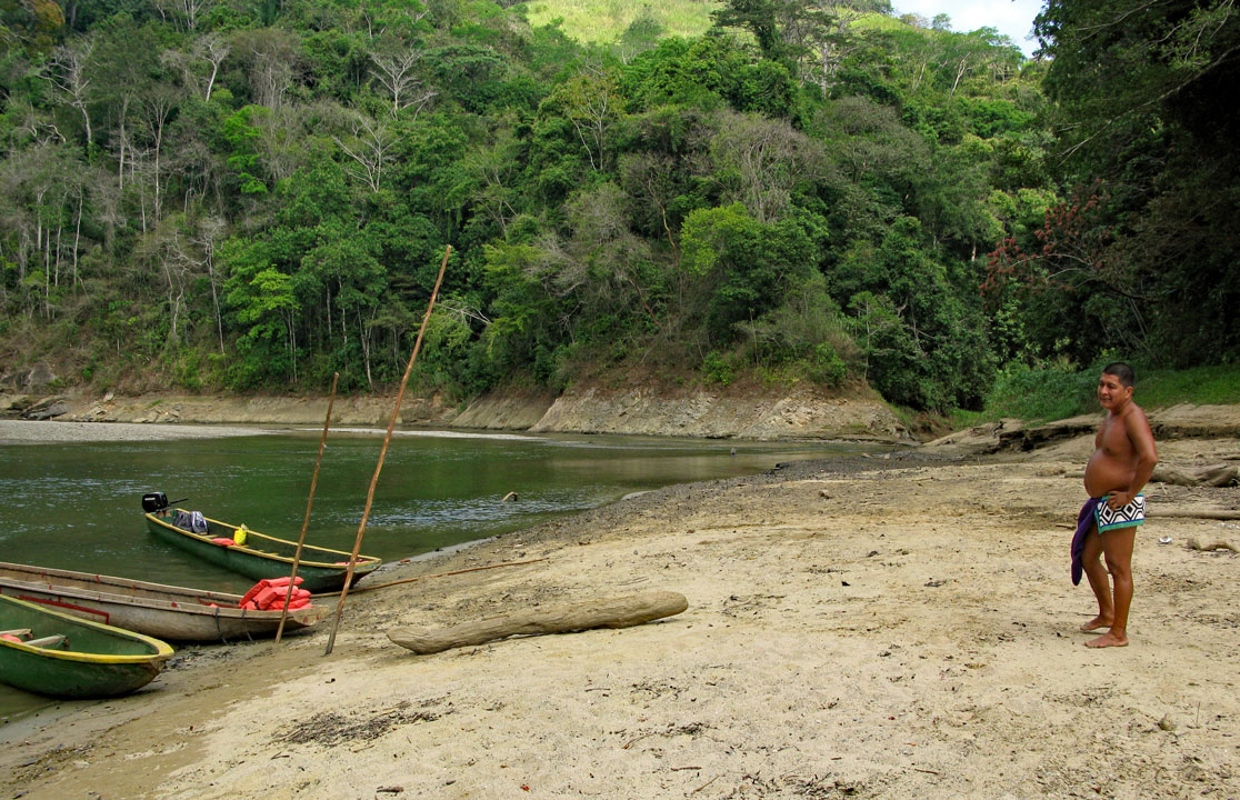 Emberá am Rio Chagres