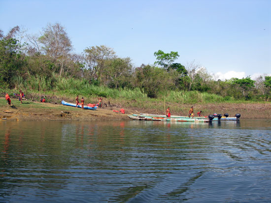 Einbäume der Emberá Indianer