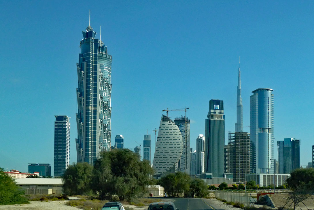 Kreative Architektur zeichnet die Baustellen in Dubai aus