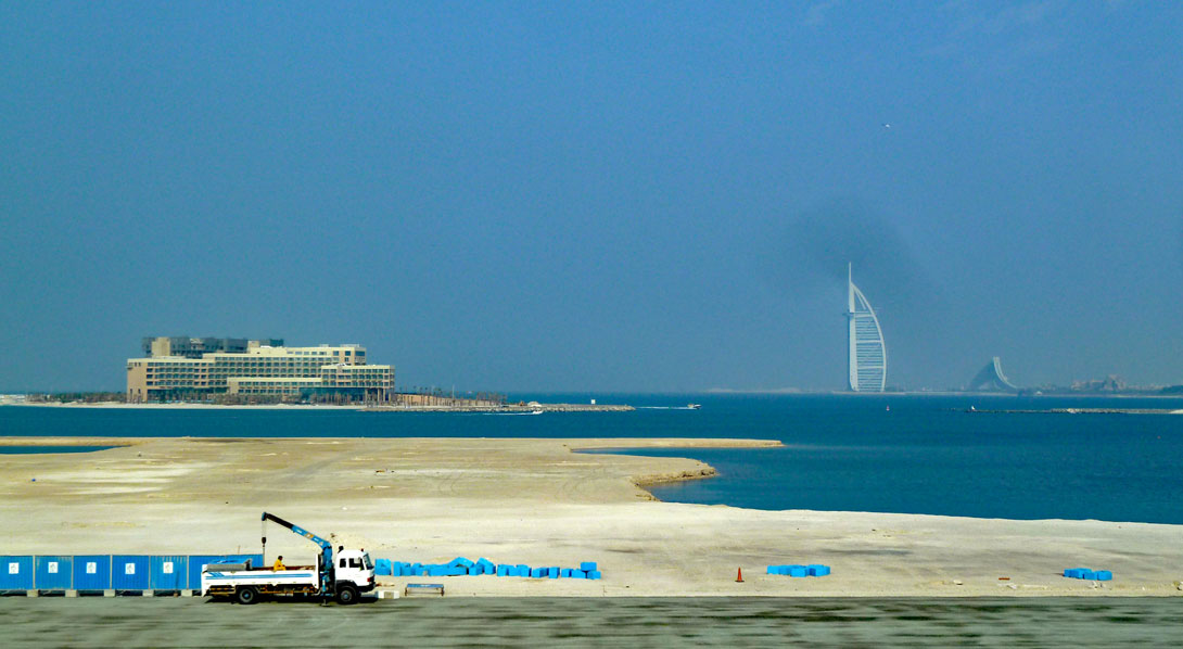 Blick von der Palmeninsel aus auf den äußeren Rand und auf Dubai