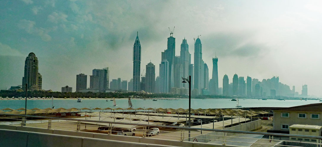 Skyline von Dubai von der Palmeninsel aus