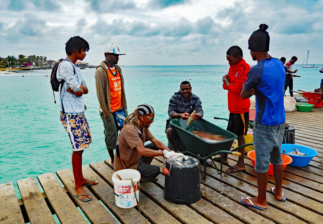 Fischer auf dem Pier
