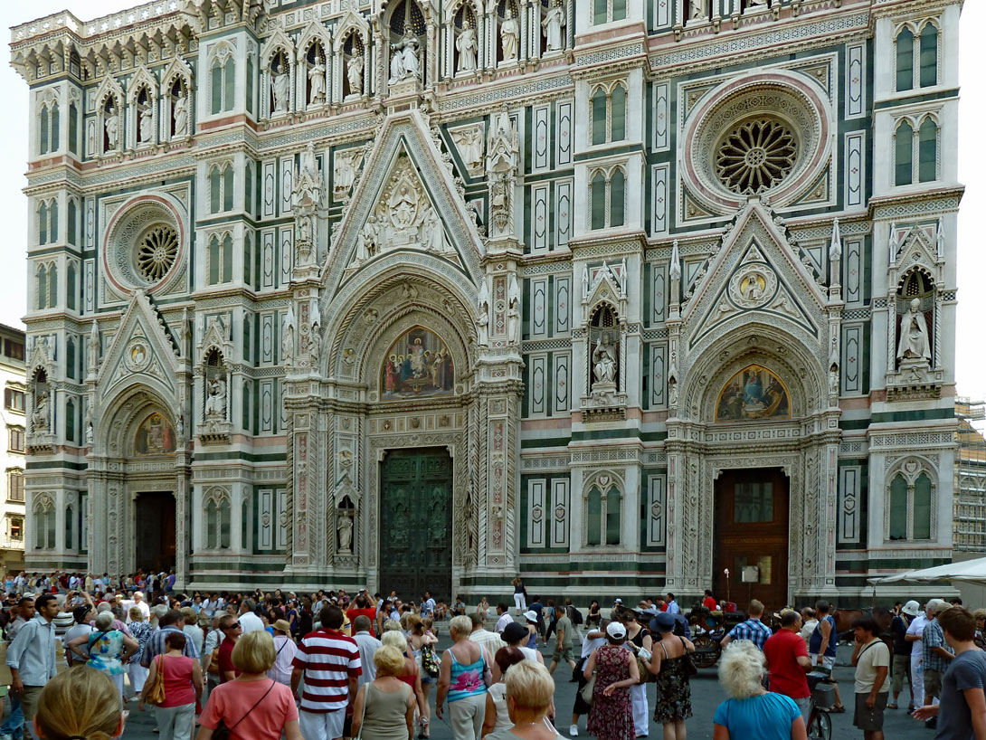 Vor dem Dom in Florenz