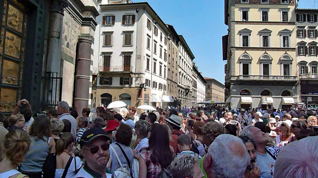 Warteschlange vor dem Dom in Florenz