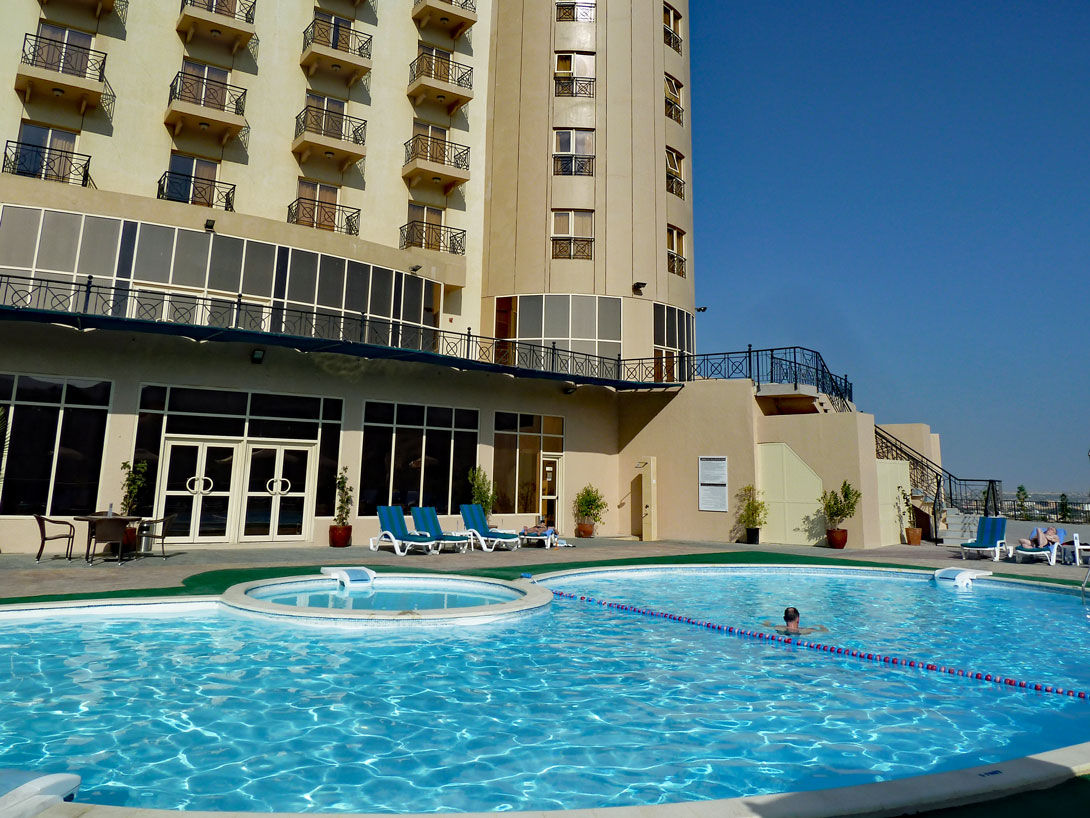 Pool vom Golden Tulip Hotel