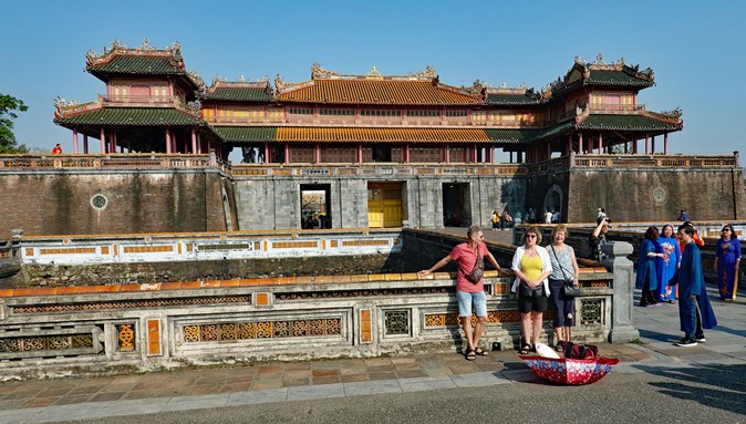 Vor dem Kaiserpalast in Hue