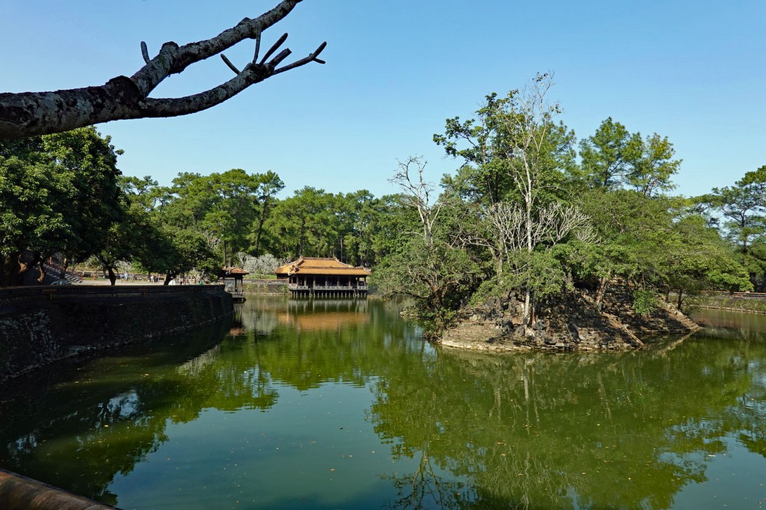 Teehaus in dem Mausoleum von Kai Dinh