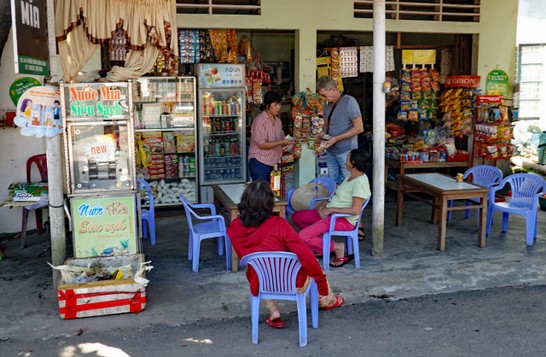 In dem Dorfladen kann man alles kaufen