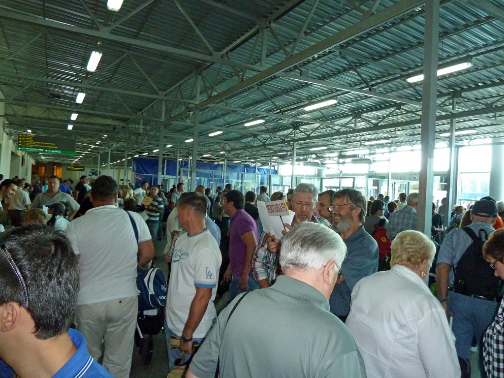 Reiseleiter Igor auf dem Flughafen in Moskau