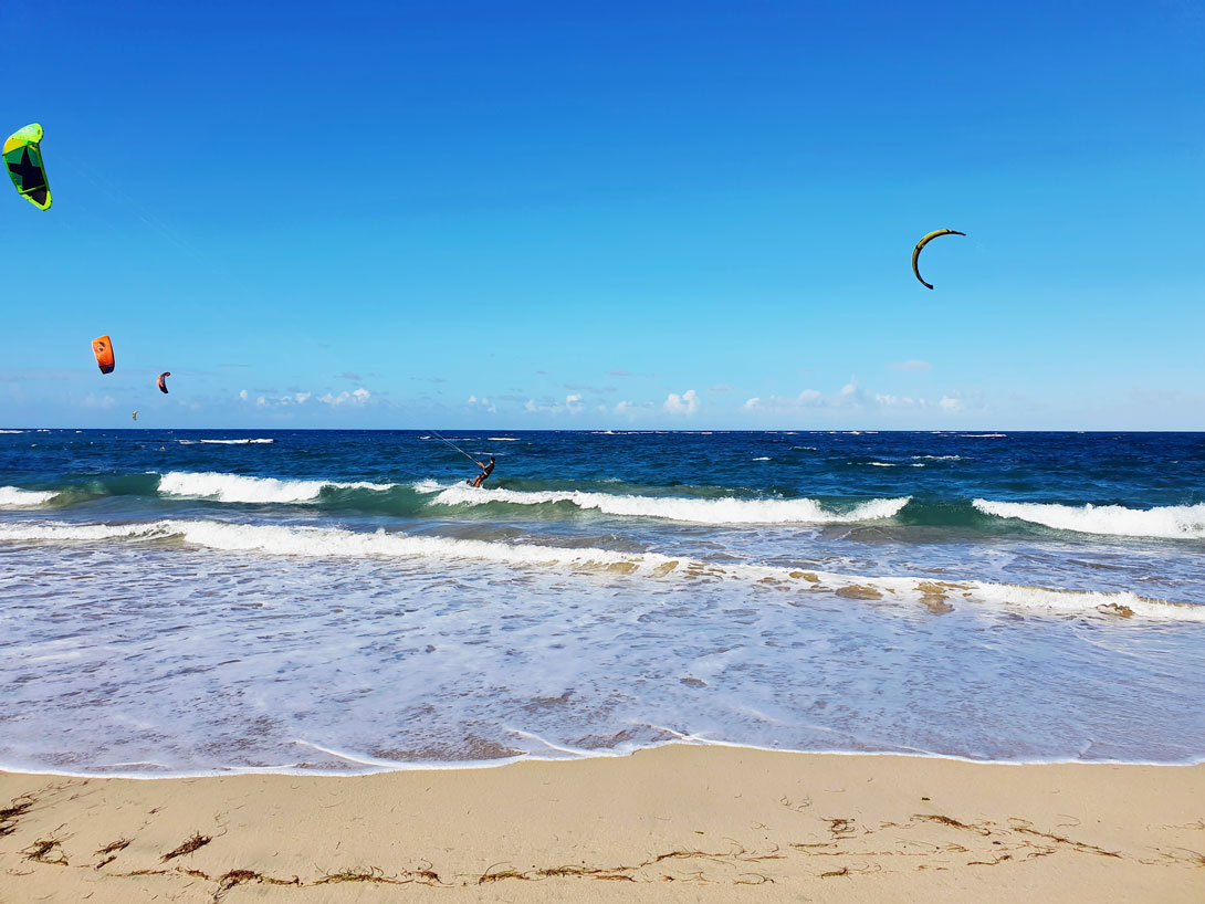 Kitesurfer an der Costa Dorada