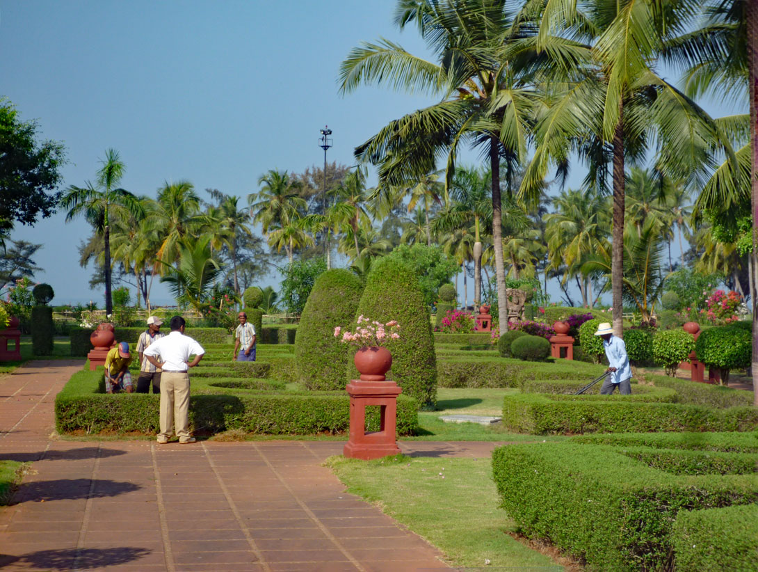 Garten im Lalit Interconti in Goa