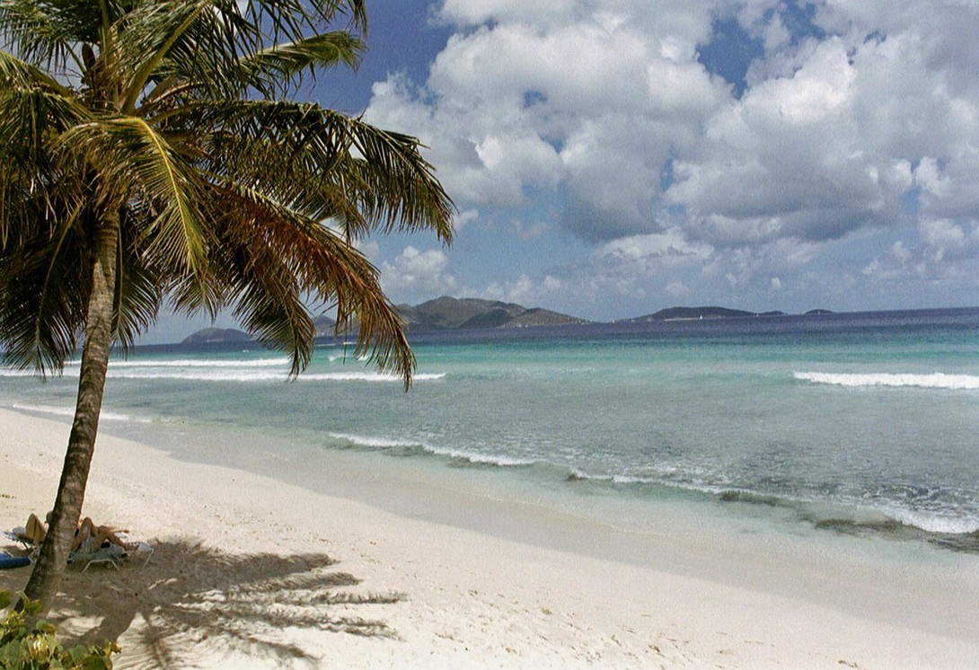 Strand in der Long Bay auf Tortola