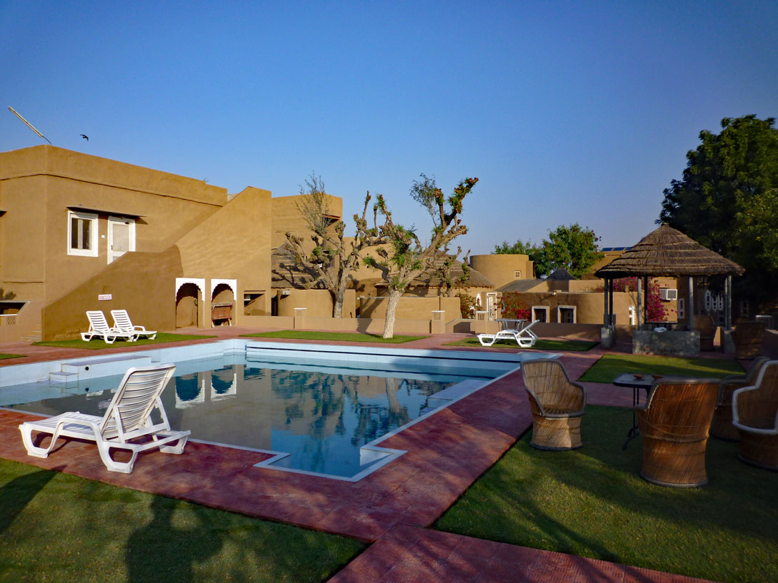 Pool im Mandawa Desert Resort