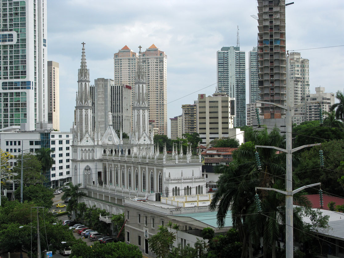 Blick vom Crowne Plaza auf die City