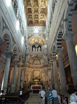Seitenschiff in der Kathedrale von Pisa