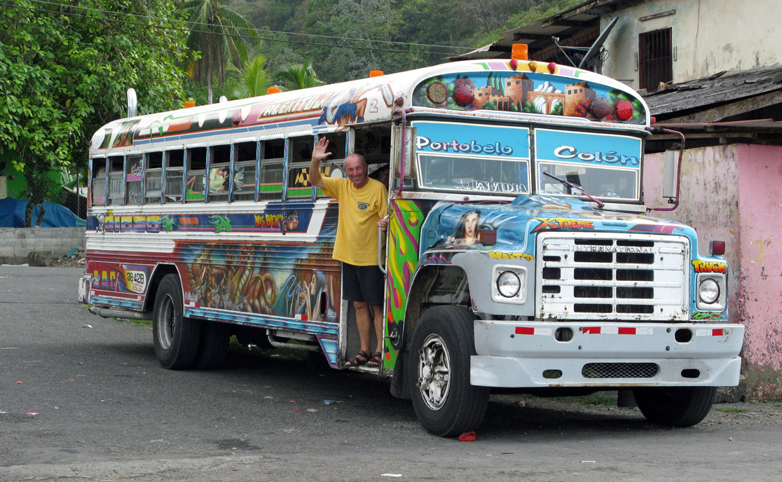 Bemalter Linienbus in Portobelo
