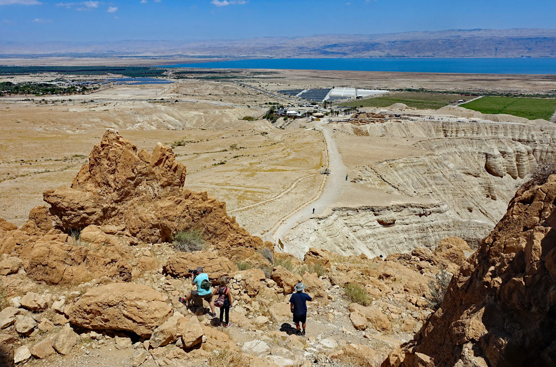 Qumran - Blick von der Höhle aufs Tote Meer