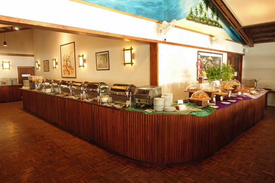 Frühstücksbüffet im Reethi Beach Resort