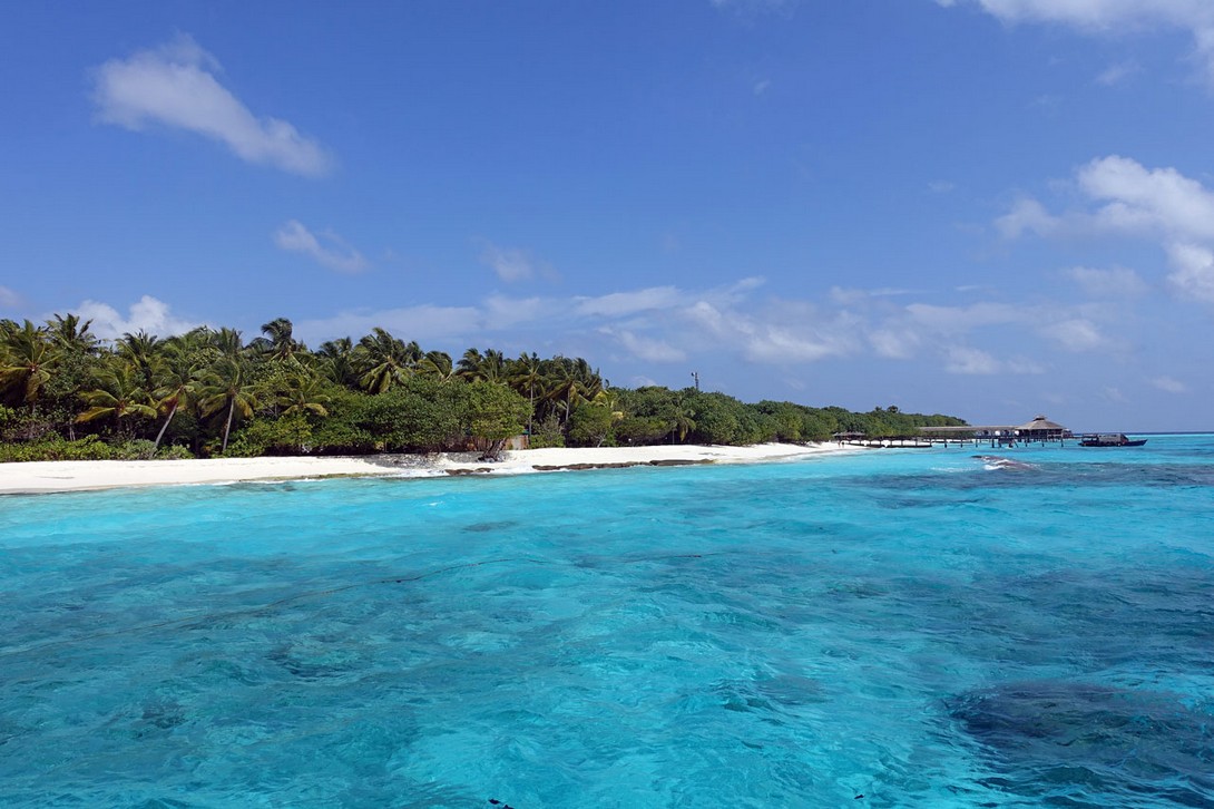 Strand an der Ostseite Reethi Beach