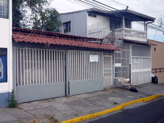 Vergitterte Häuser in San José