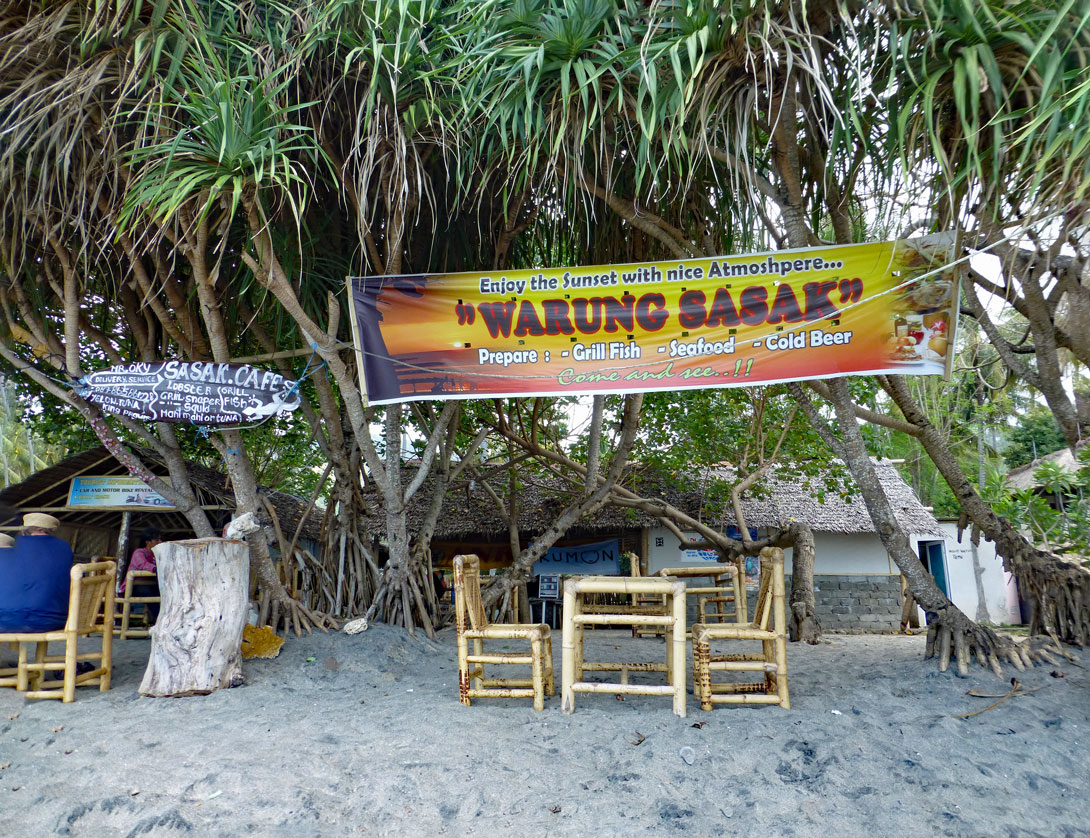 Sasak Strandcafé am Mangsit Beach