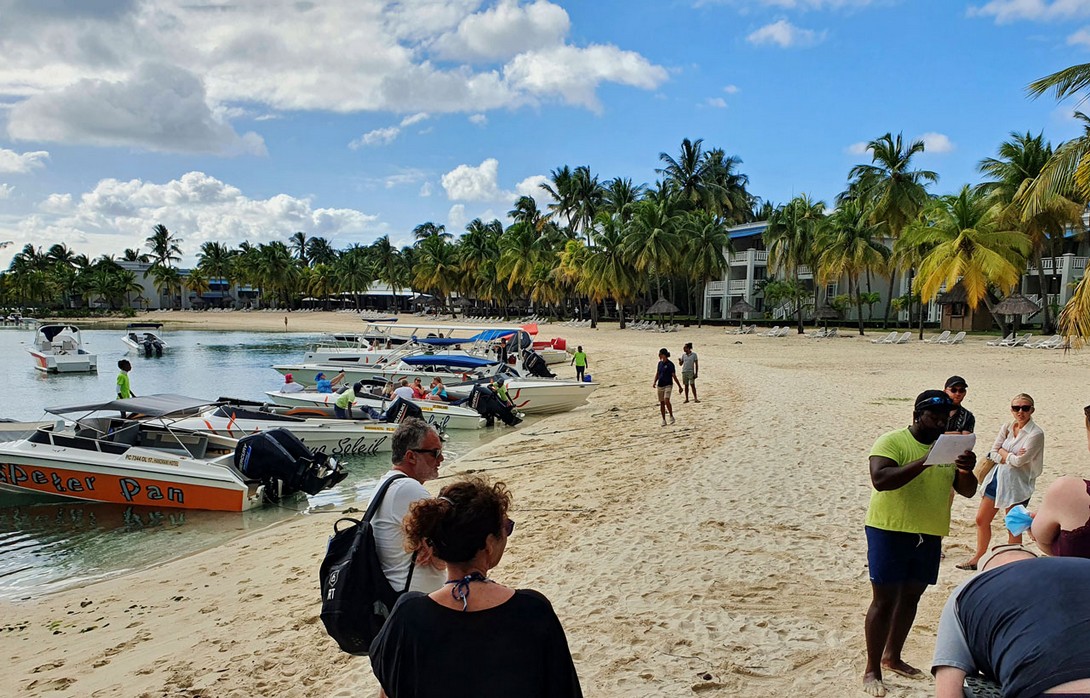 Startpunkt am Strand des Shandrani Resorts