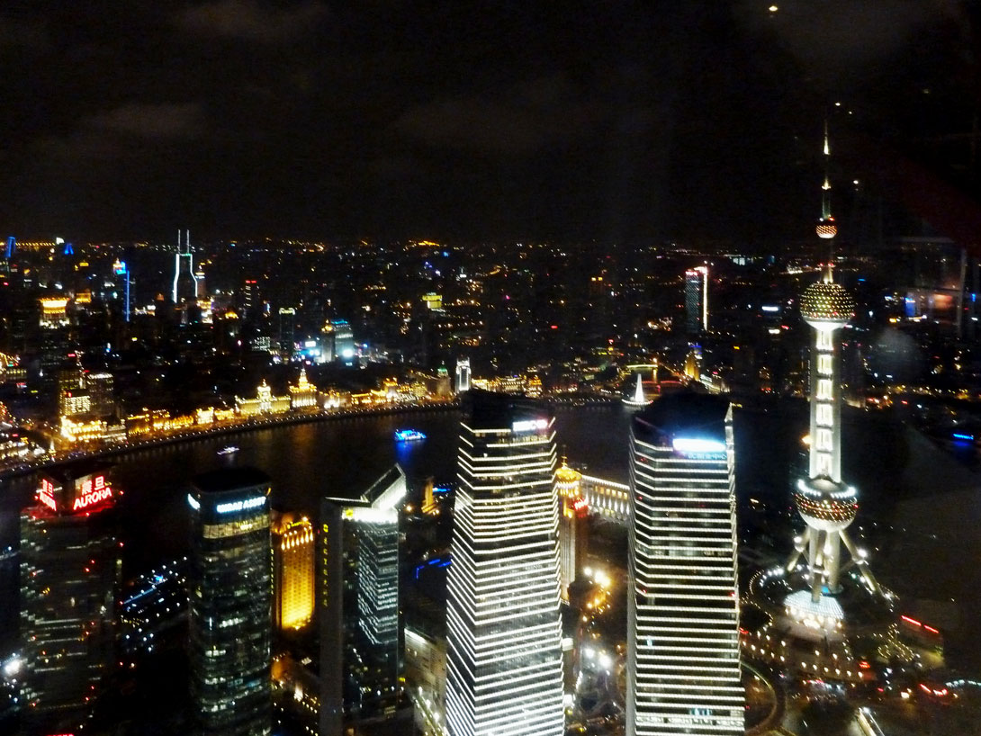 Nächtlicher Blick vom Jin Mao Tower in Shanghai