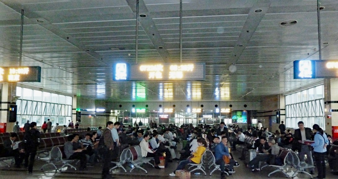 Shanghai Wartehalle am Bahnhof