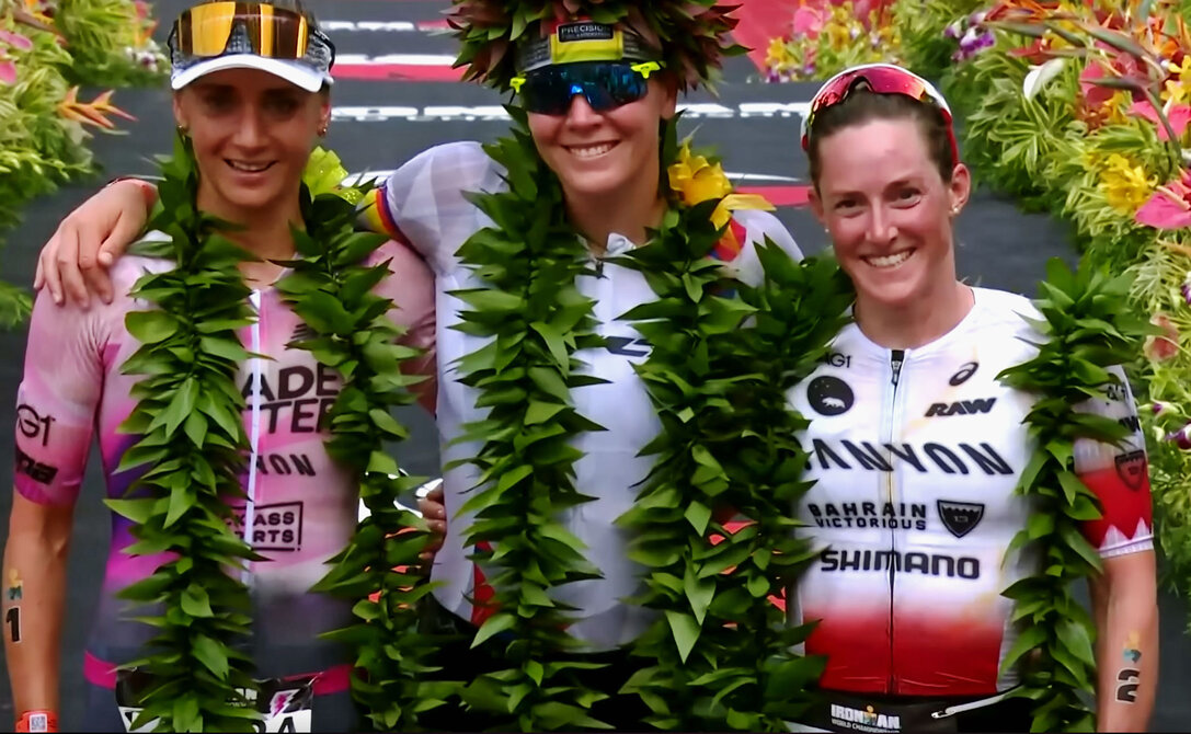 Das Siegerpodest mit Solveigh Lovseth, Kat Matthews und Laura Philipp