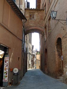 Altstadtgasse in Siena