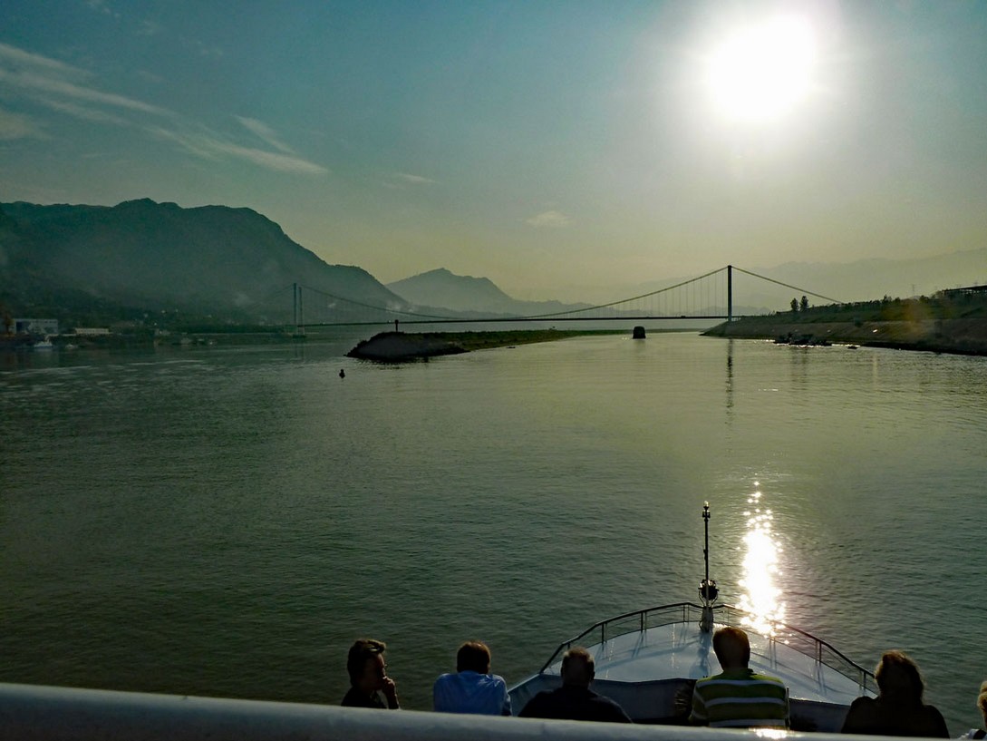 Am Drei-Schluchten Staudamm auf dem Yangtze